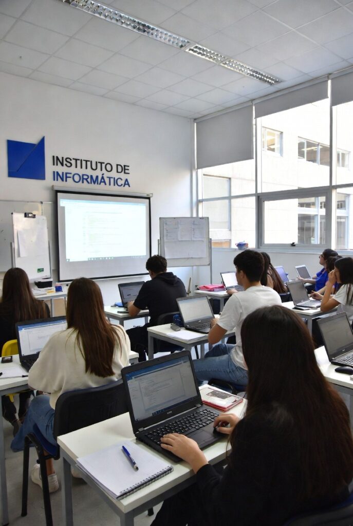 cursos de informática en montevideo